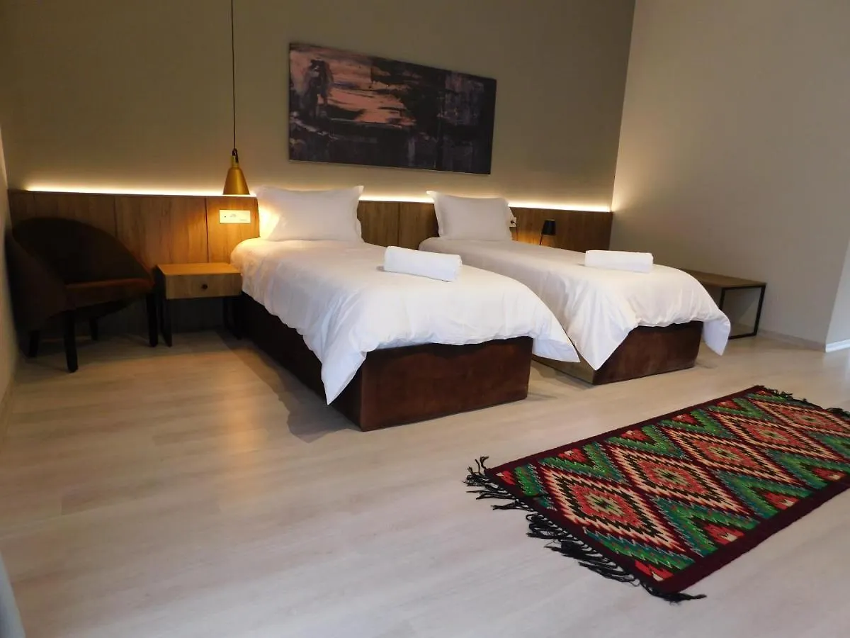 Mik Hotel Görice 0*,  Arnavutluk