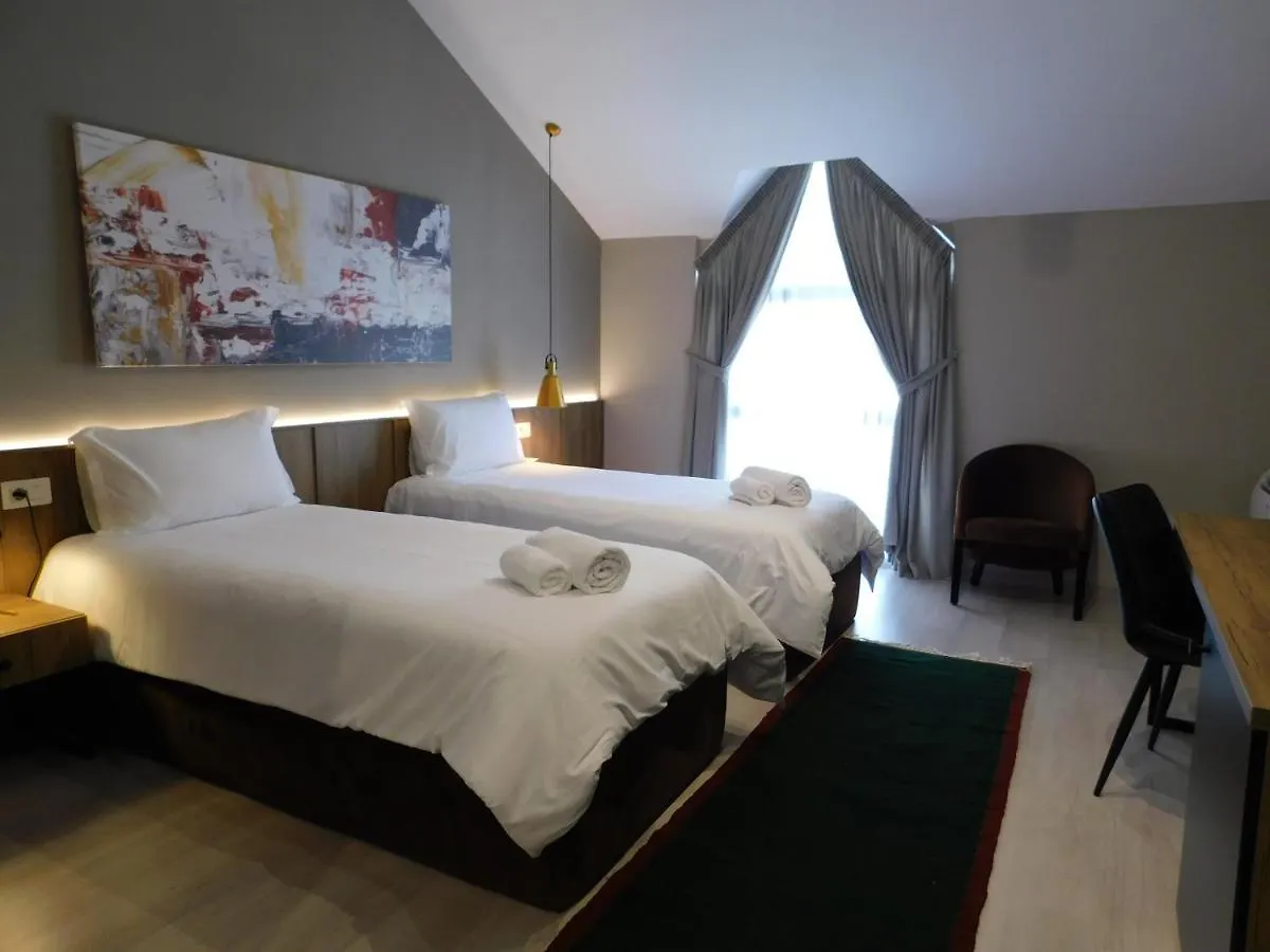 Mik Hotel Görice Arnavutluk